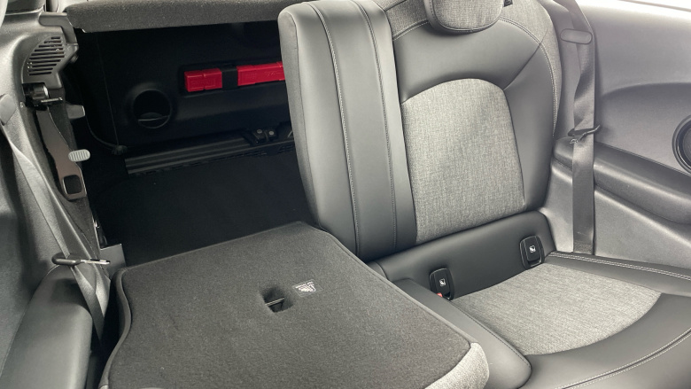 MINI Hatchback 135kW Cooper S Level 2 33kWh 3dr Auto Electric Hatchback